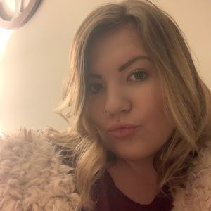 Meet your Posher, Hayley